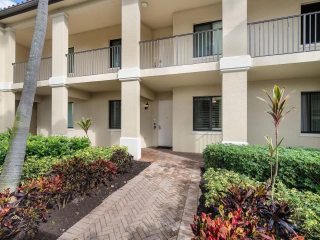 1015 Sandpiper Street, D105, Naples, US, FL