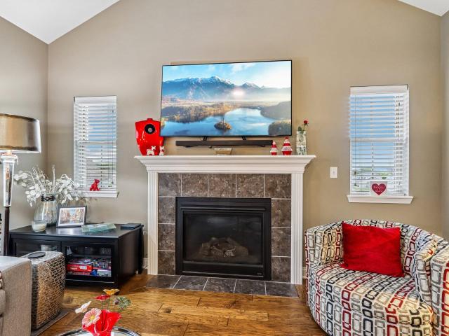 1016 Ann Marie Way