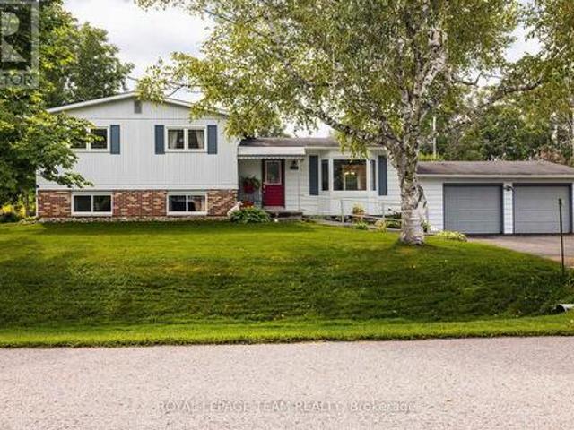 1016 Boucher Crescent, Ottawa, ON, K4M 1B3 house for sale | Listing ID X13700 | Royal LePage
