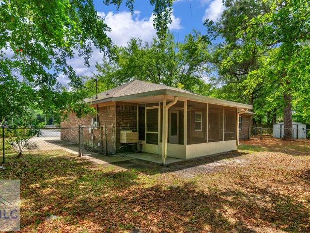 1016 Farr Court