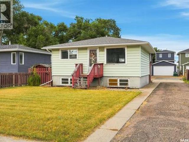 1016 Hastings Street, Moose Jaw, SK, S6H 5R8 house for sale | Listing ID SK046776 | Royal LePage