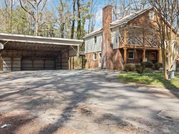 1016 Indianhead Circle