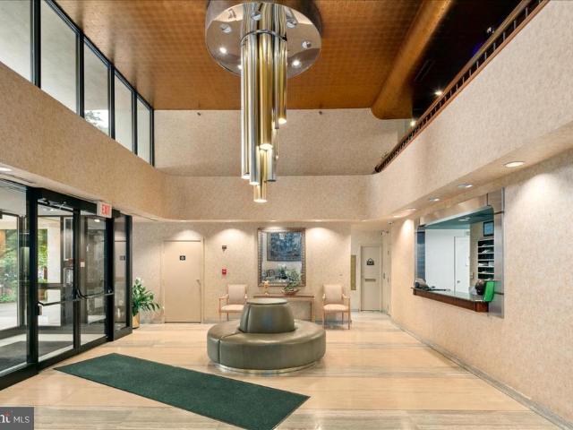 1016 S Wayne Street # 502