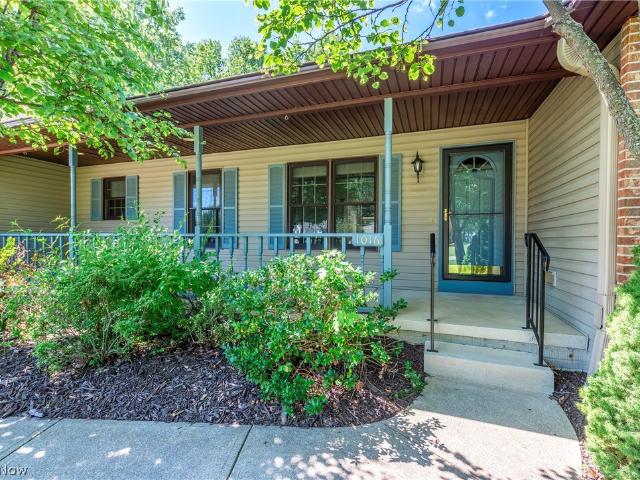 1016 Woodland Chase