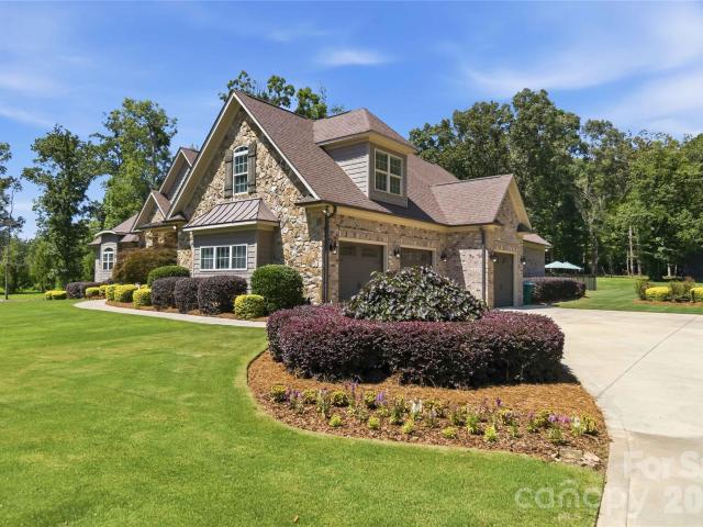 1017 Biggers Farm Court