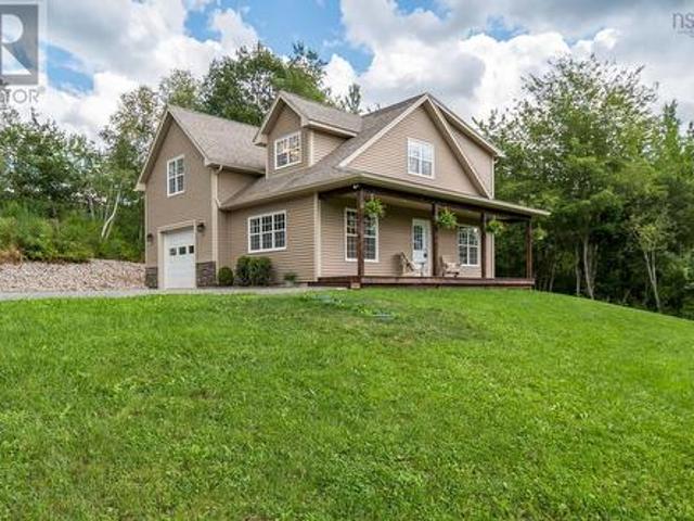 1017 Bog Road, Falmouth, NS, B0P 1L0 house for sale | Listing ID 202621 | Royal LePage