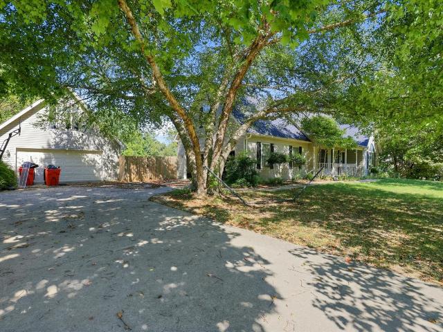 1017 Poplar Trace