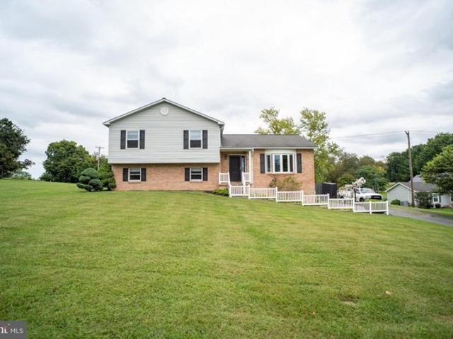 1017 Valley View Rd, York, PA 17406