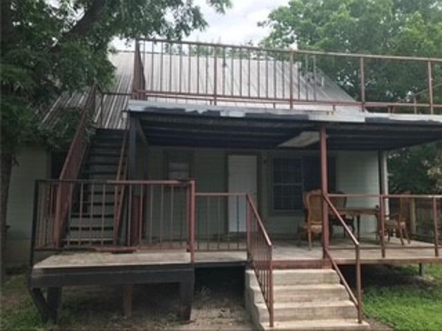 1017 W 3rd St, Taylor, TX 76574 | MLS #2326