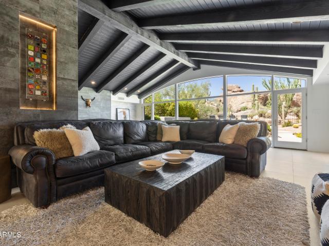 1018 n boulder drive