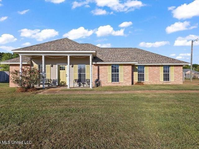 1018 Bullrun Dr, Byram, MS 39272