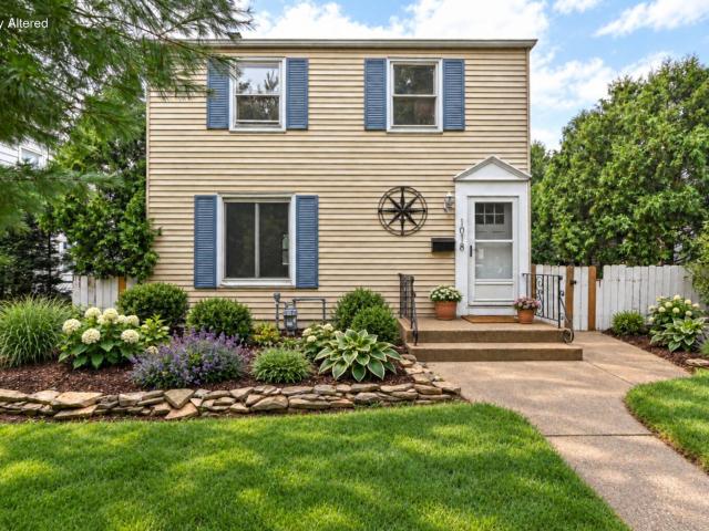 1018 E Wilbur Ave