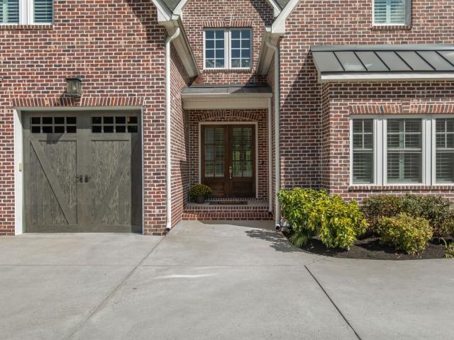 1018B Downey Dr