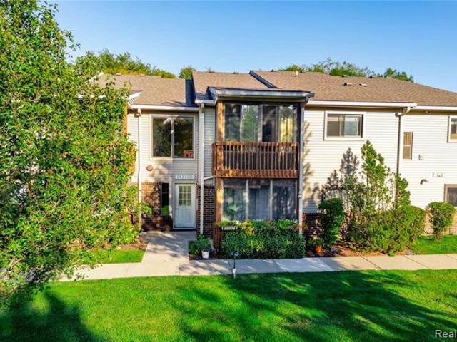 10193 Nancys Blvd Apt 76, Grosse Ile, MI 48138