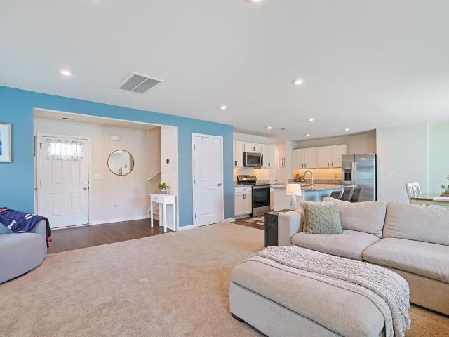 1019 Oak Meadow Dr