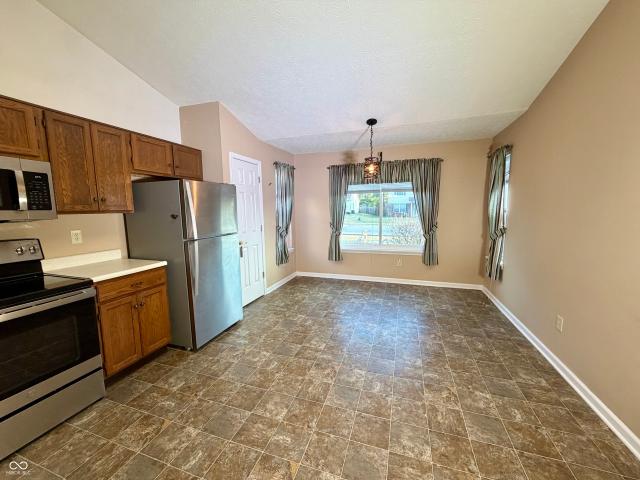 1019 E Killian Drive