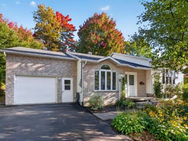 1019 Rue Frédéric, Sherbrooke Brompton/Rock Forest/Saint Élie/Deauville, QC, J1N 3E7 house for sale | Listing ID 17901 | Royal LePage