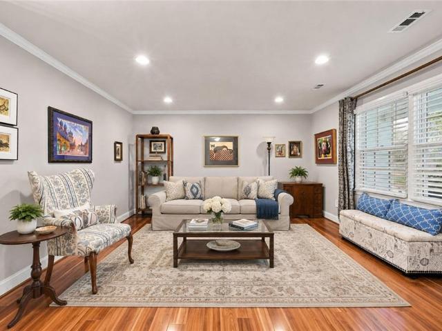 1019 Whippingham PW