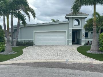 10103 Tarpon Dr, Treasure Island, FL 33706 | MLS #TB8418