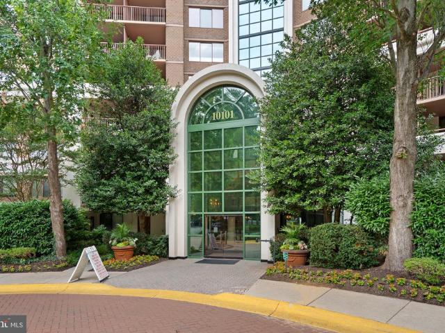 10101 Grosvenor Place # 2013