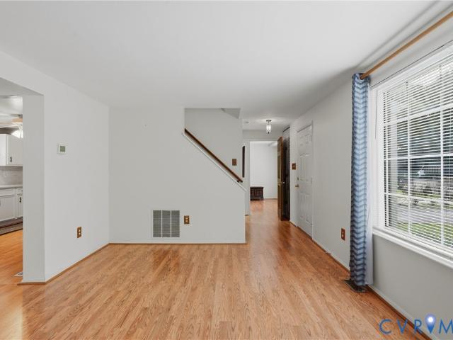 10106 Spinning Wheel Way