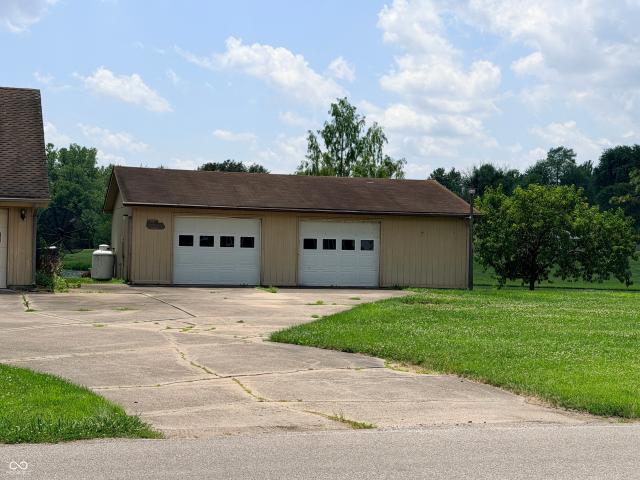 10109 E County Road 275 N