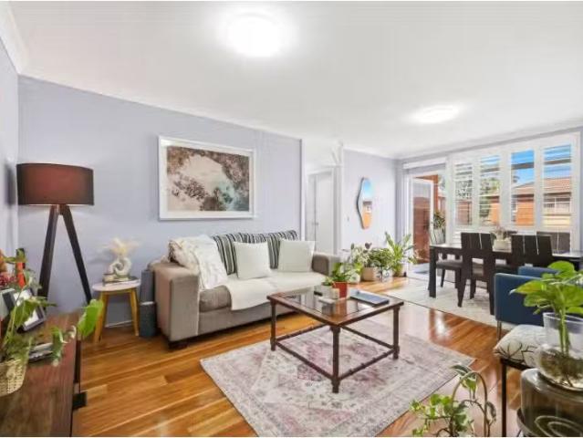 10/10 Barber Avenue, Eastlakes Apartment for rent Listed by A.