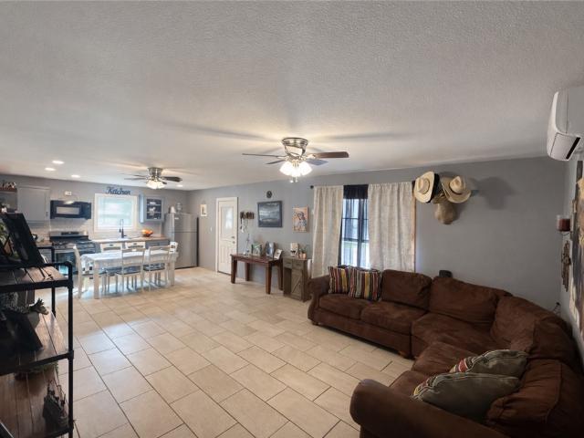 1010 Clay Circle