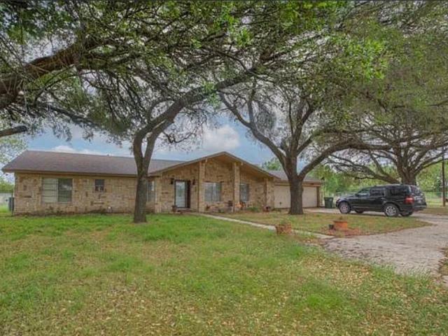 1010 Country Oaks Dr, Luling, TX 78648 | MLS #1955