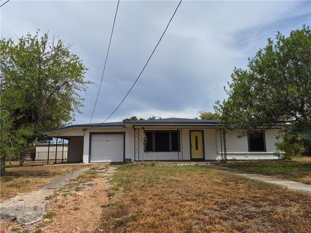 1010 E Church St, Cuero, TX 77954