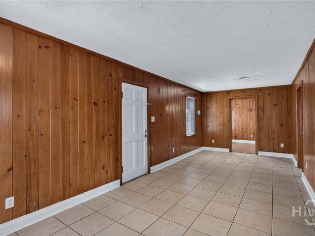1010 E Victory Drive F