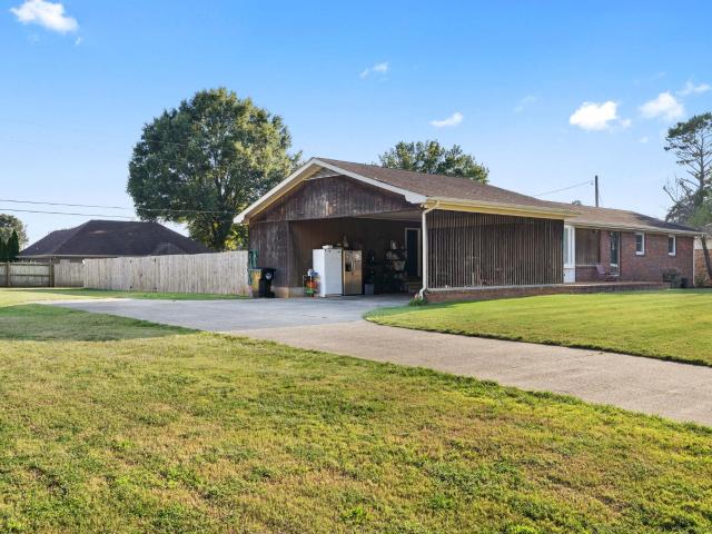 1010 Grand Ave