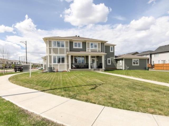 1010 Hearthstone Boulevard, Sherwood Park, AB, T8A 4V1 house for sale | Listing ID E4498 | Royal LePage