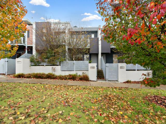 10/10 junee street, crace act for rent lj hooker