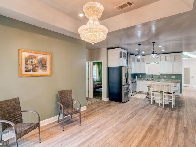 1010 Lakeland Drive