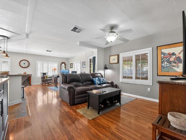 1010 Palm Canyon Dr #333