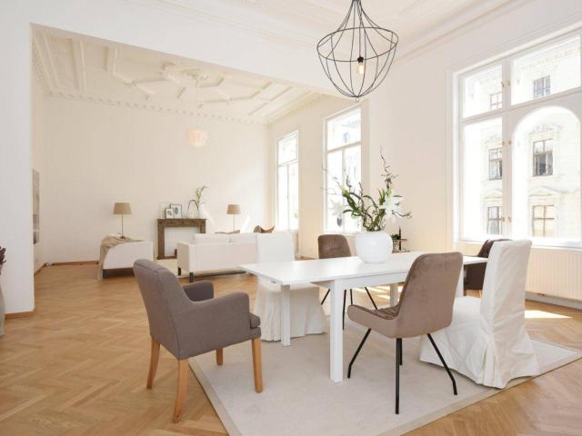 1010! Prachtvolles 3 Zimmer Altbaujuwel nahe Rathaus!
