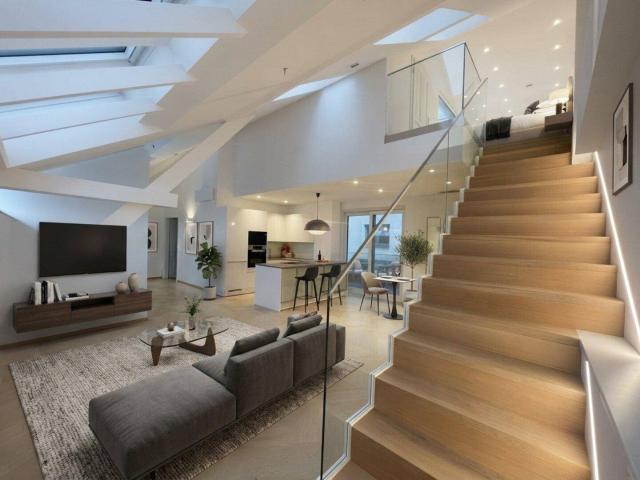 1010! Stilvolle DG Maisonette mit Balkon in zentraler Toplage!