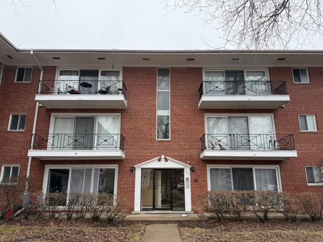 10111 Old Orchard Ct, Unit 203, Skokie, IL 60076 | MLS #12585