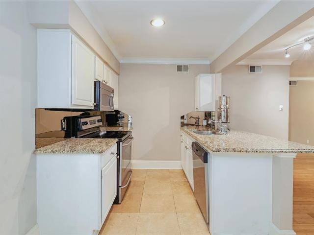10111 Regal Park Lane # 208