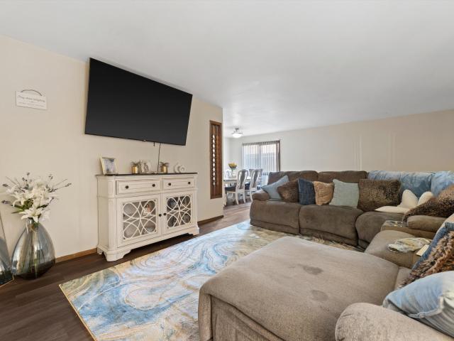 10112 W Sharon Ln
