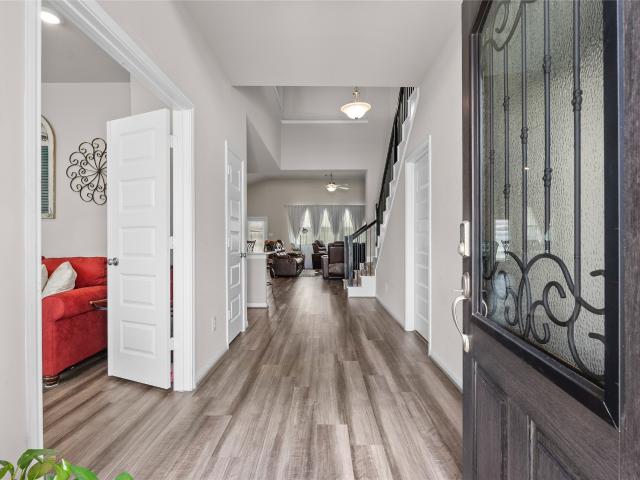 10112 Hermann Trace