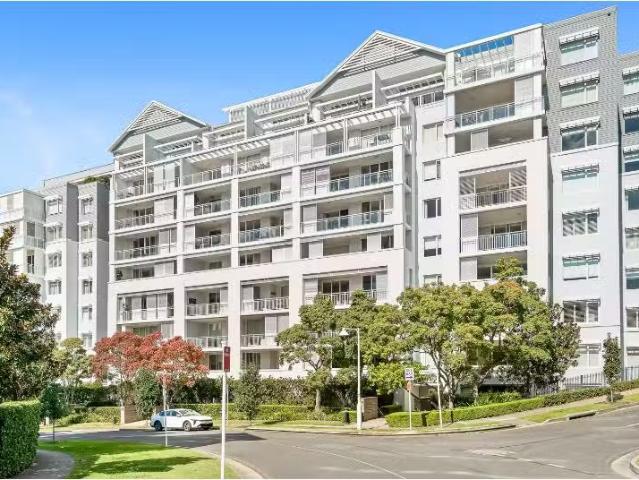 101/15 17 Peninsula Drive, Breakfast Point Apartment for rent.