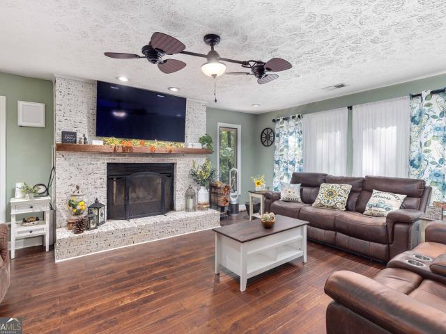1011 Mountain Hill Road