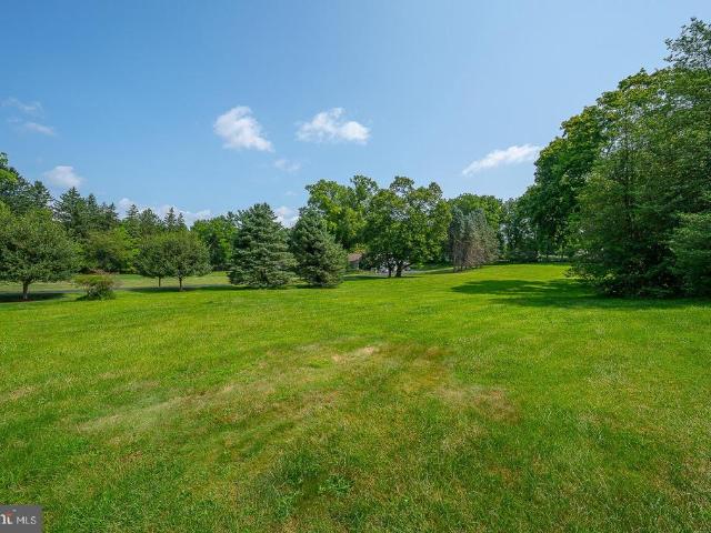 1011 N Valley Road