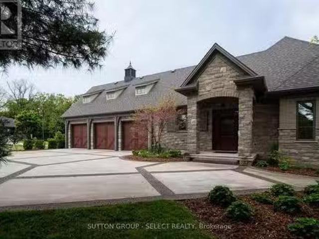 1011 Cherrygrove Drive, London South South K, ON, N6K 5B2.