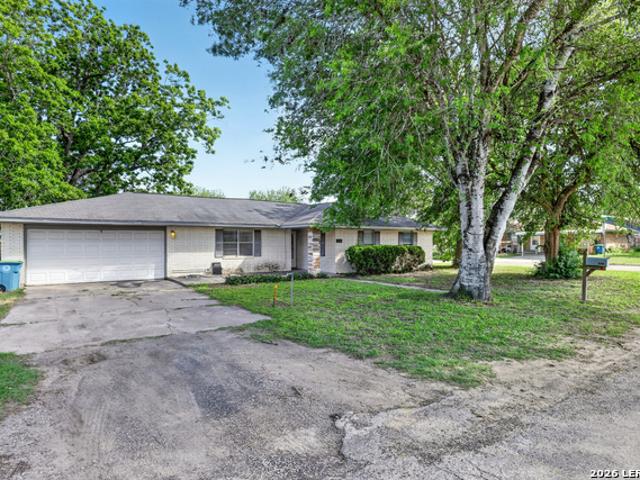 1011 E Hefferman