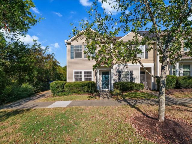 1011 Halifax Ln