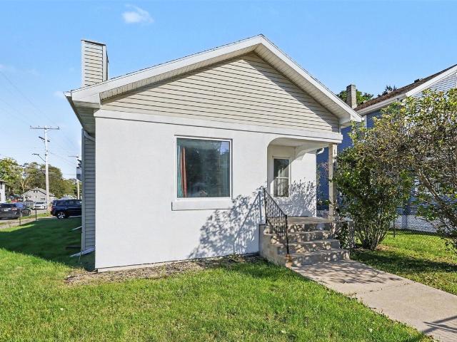 1011 Pearl Street
