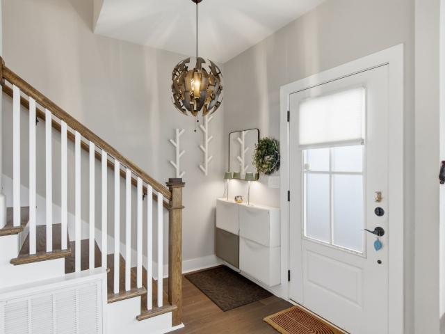 1011 Sycamore Rdg E